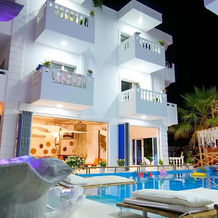 Relax Hotel Εξαμίλιο Εξωτερικό φωτογραφία