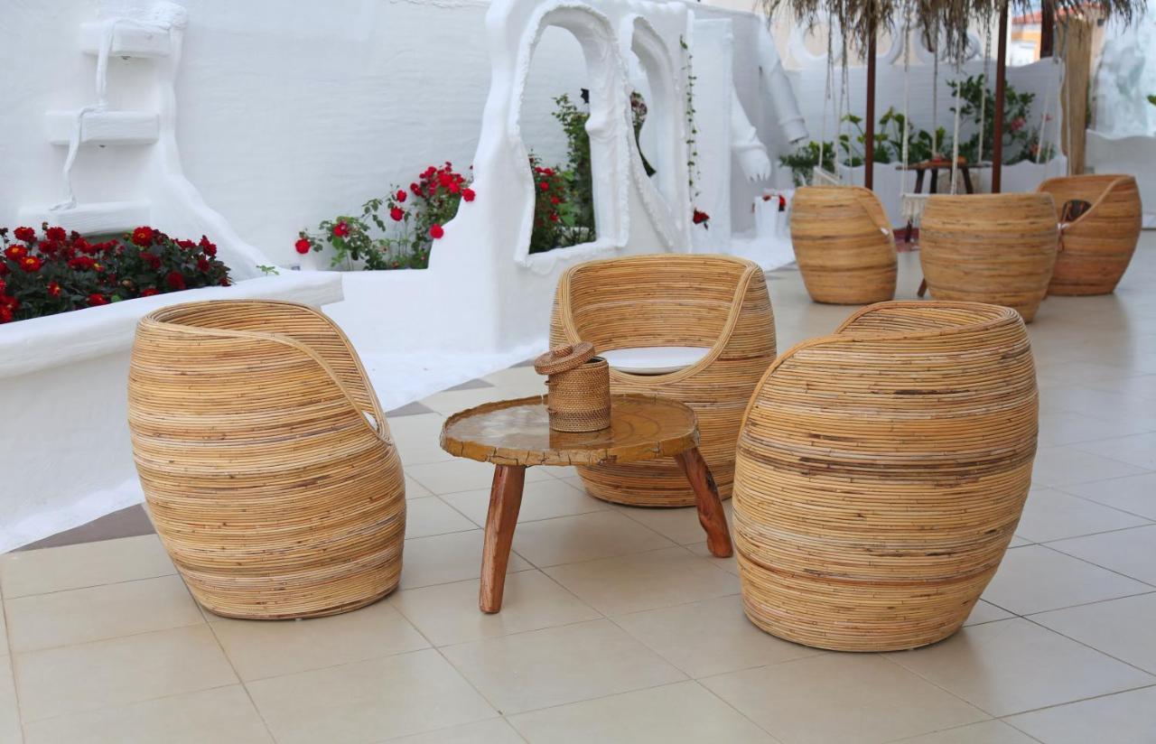 Relax Hotel Εξαμίλιο Εξωτερικό φωτογραφία