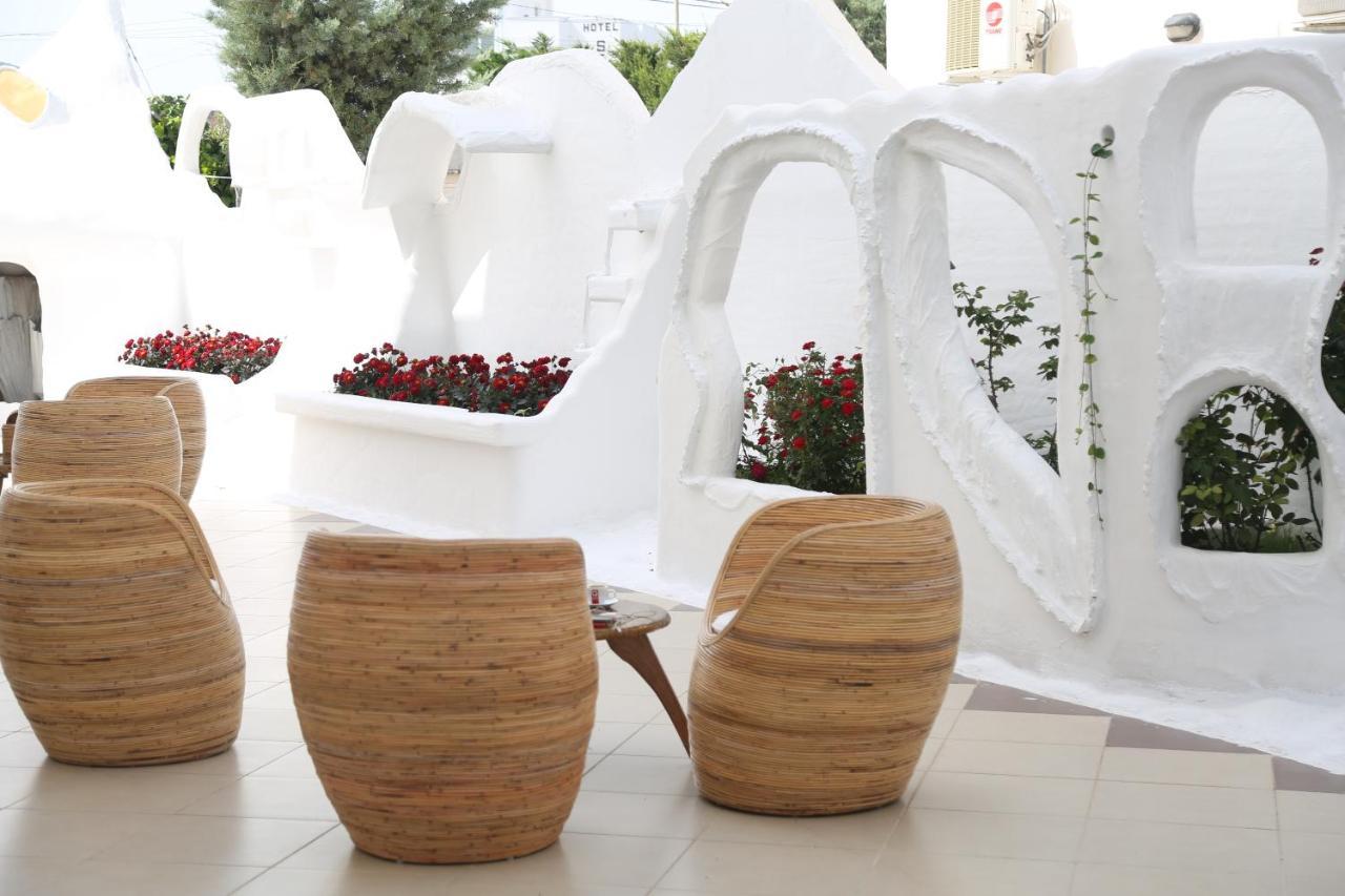 Relax Hotel Εξαμίλιο Εξωτερικό φωτογραφία