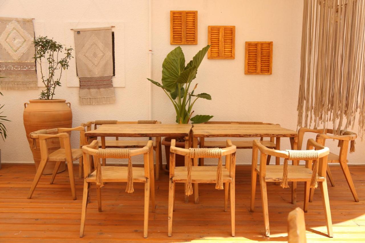 Relax Hotel Εξαμίλιο Εξωτερικό φωτογραφία