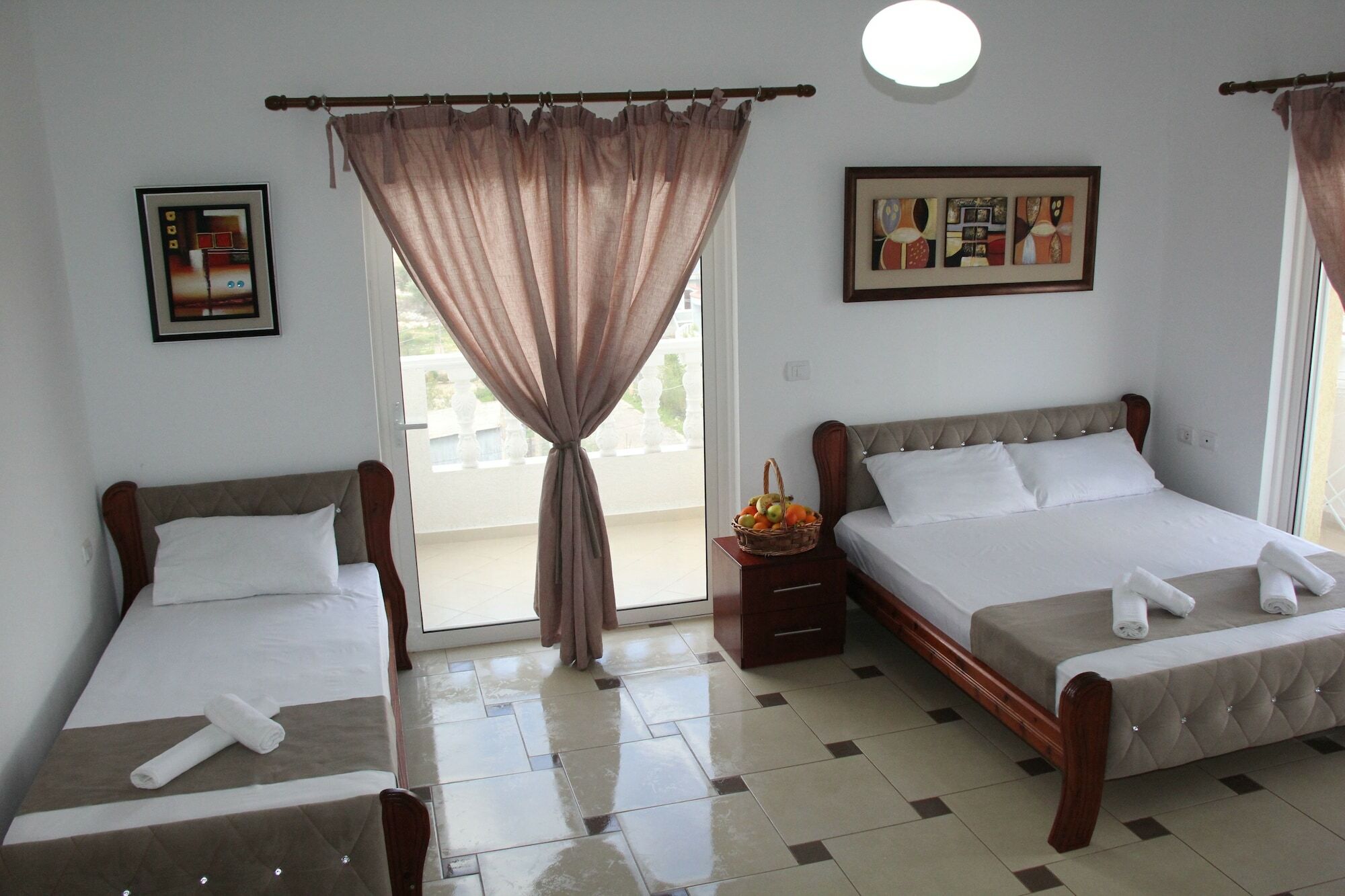 Relax Hotel Εξαμίλιο Εξωτερικό φωτογραφία
